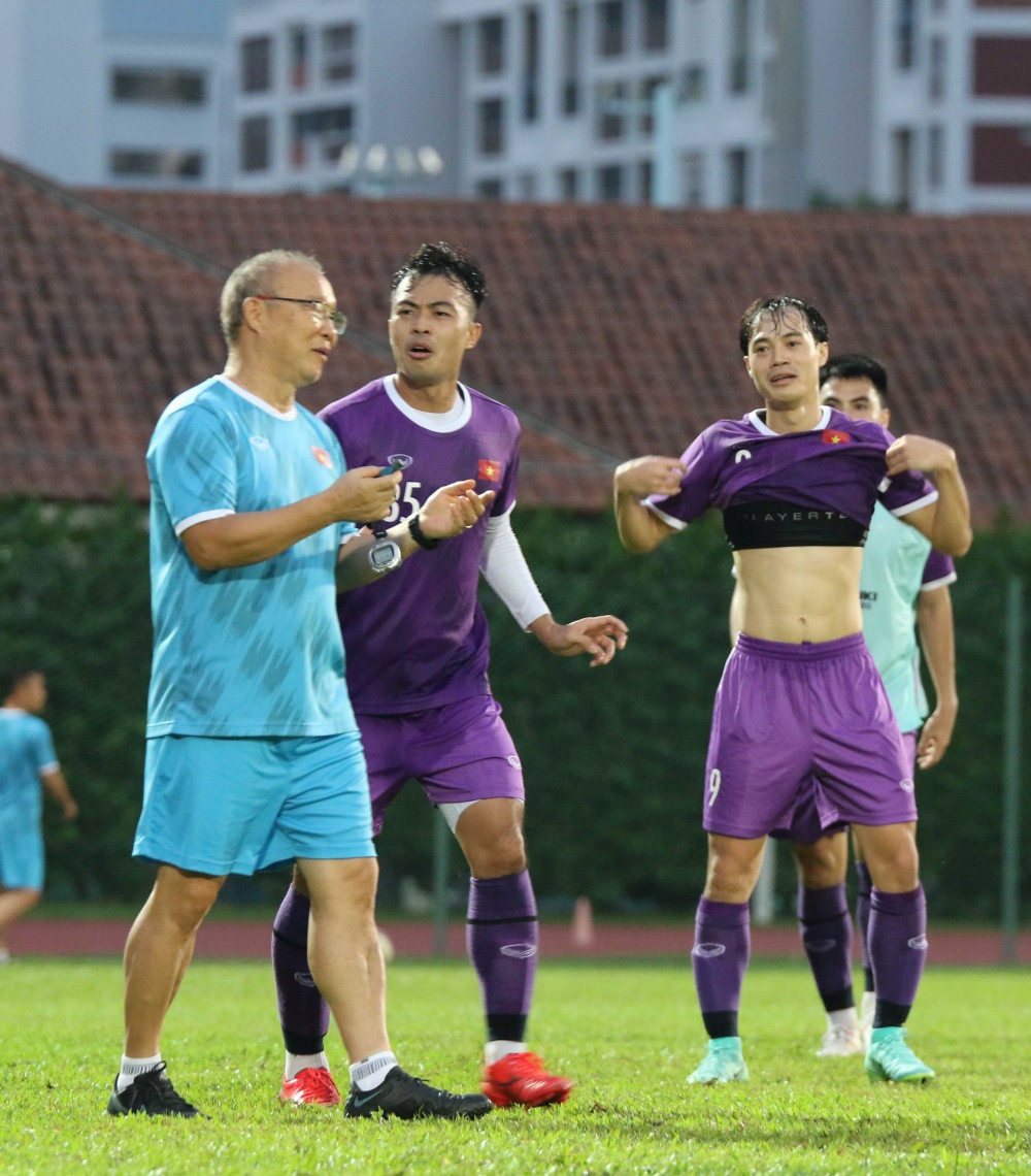 Các đối thủ của đội tuyển Việt Nam tại vòng bảng AFF Cup 2021 là dễ thở nhưng thầy trò HLV Park Hang Seo không thể chủ quan. Những Malaysia và Indonesia hừng hực khí thể trong khi Lào và Campuchia dù bị đánh giá "chiếu dưới" nhưng thời gian qua có những tiến bộ nhất định.