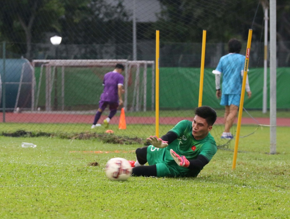 Tuy nhiên, lượng vận động dành cho các cầu thủ cũng được tính toán ở mức độ vừa phải nhằm tránh nguy cơ có thể xảy ra chấn thương không cần thiết.