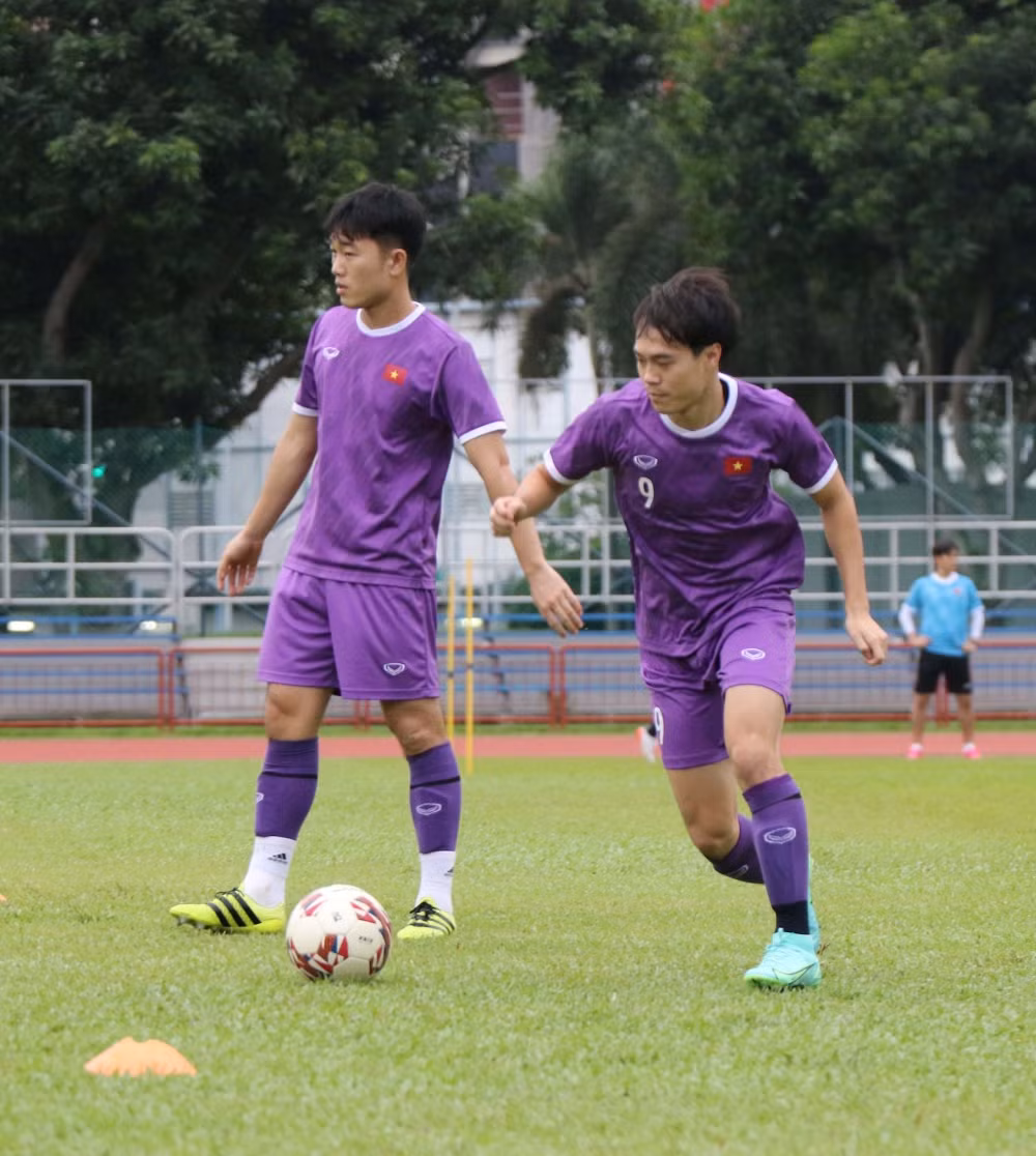 Đây cũng là điều dễ hiểu bởi kể từ khi sang Singapore, các cầu thủ Việt Nam hầu như không được vận động với cường độ cao do phải cách ly tại khách sạn để chờ kết quả test RT-PCR cũng như không được phép di chuyển ra ngoài khu vực quy định.