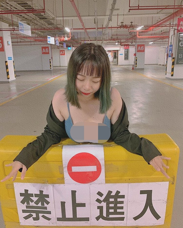 Nhận thấy tâm lý của cộng đồng mạng, Wei Wei đã khiến nhiều người hâm mộ bằng việc chia sẻ loạt bức ảnh tươi mát.