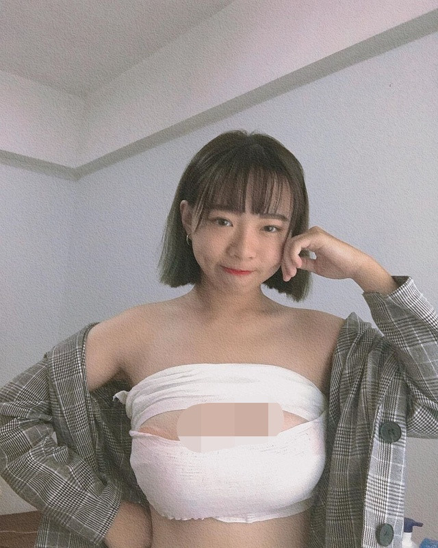 Mặc dù khuôn mặt của Wei Wei không thực sự xinh đẹp, nhưng hầu hết người theo dõi gái xinh này đều đồng tình rằng cô có vẻ nổi bật nhất chính là vòng 1 cực lớn của mình.