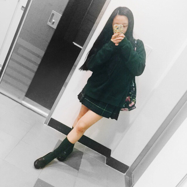 Cụ thể, hot girl 9X Trung Quốc được nhắc tới bộ sưu tập tóc nhuộm có tên Zhang Yao Yue, nickname là Real (sinh năm 1999) đến từ thành phố Nam Xương, tỉnh Giang Tây (Trung Quốc).