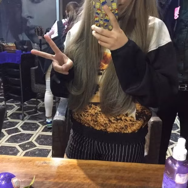 Real vốn là một hot girl kiêm KOL khá nổi tại Trung Quốc với hơn 400.000 lượt follow.