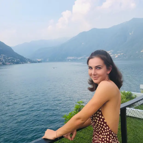 Vận động viên đua ngựa bán chuyên nghiệp Lisa đã kết hôn với tiền đạo tuyển Đức Thomas Muller vào năm 2009. Ngôi sao 33 tuổi đang thuộc biên chế Bayern Munich đang rất quyết tâm đưa tuyển Đức tiến xa nhất tại World Cup 2022.