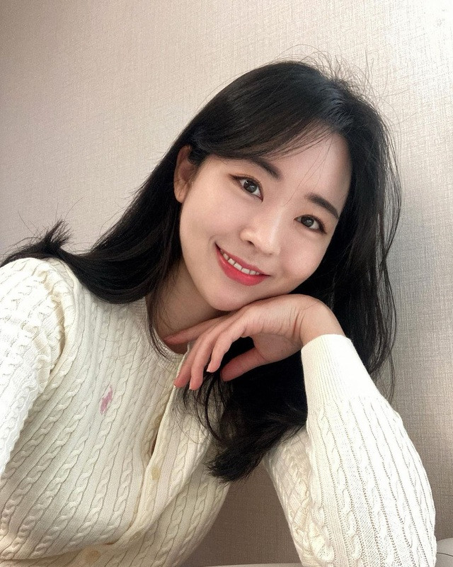 Trên trang cá nhân Instagram, Miji cũng thường đăng những khoảnh khắc khoe vóc dáng đẹp với đường cong "bốc lửa".