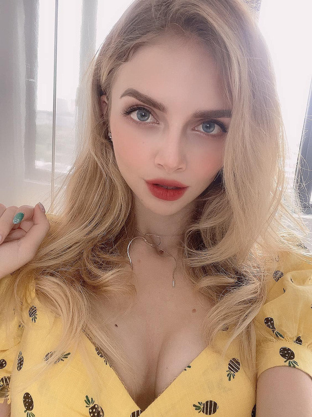 Hiện tại, Anna đang làm công việc người mẫu ảnh và tích cực xây dựng hình ảnh trên MXH.