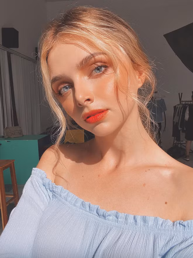 Sở hữu ngoại hình ưa nhìn một chút là lợi thế giúp nhiều cô gái nổi bật trên MXH. Nếu thêm một "chút muối" thì hẳn sẽ khiến các chàng phải đổ ào ào. Và cô nàng có nickname "An trẻ trâu" hot girl TikTok mới nổi là một điển hình như vậy.