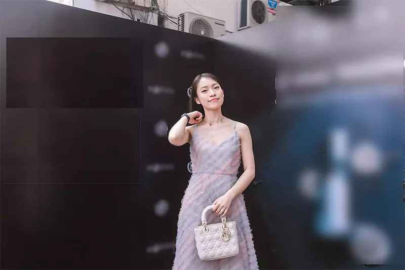 Nhắc đến Trần Khánh Vy, nhiều người sẽ phải thừa nhận nữ MC Đường lên đỉnh Olympia chính là hình mẫu "con người ta" trong mắt các phụ huynh.