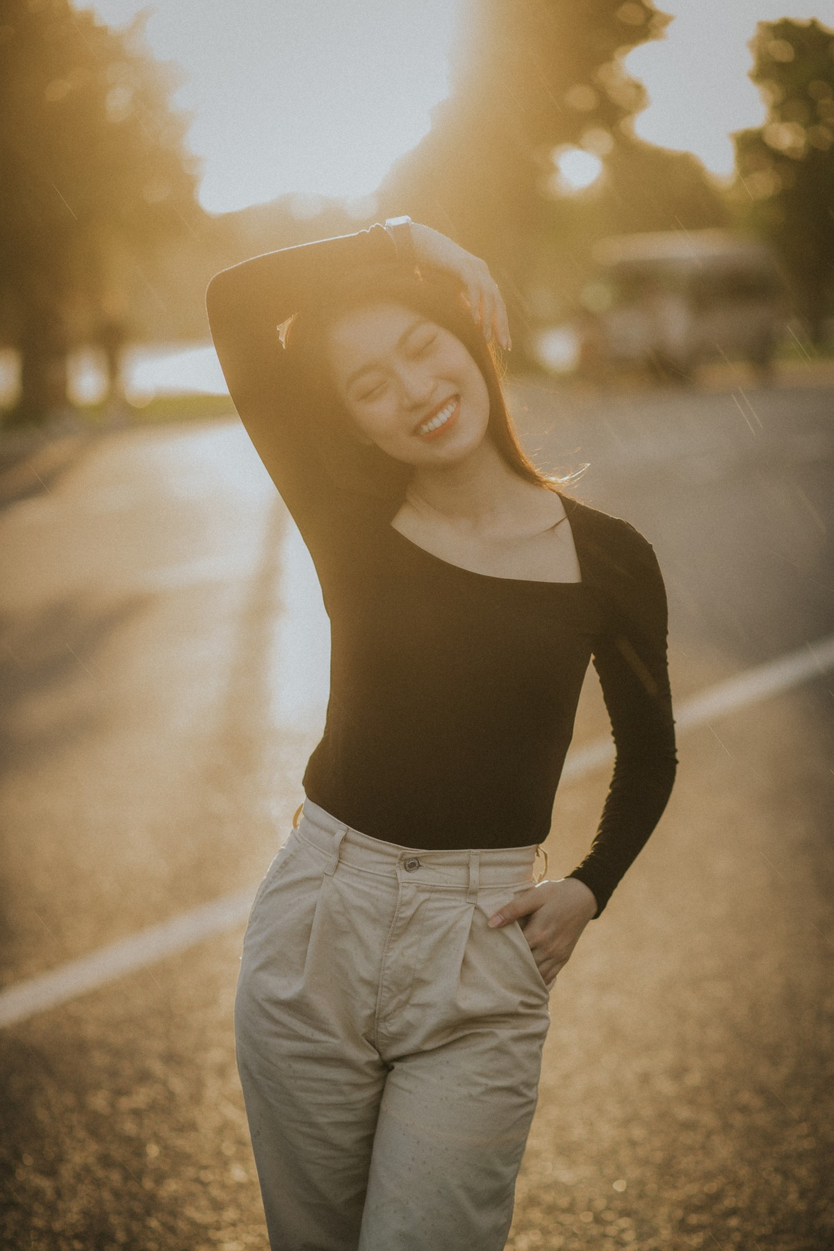 Sau 7 năm làm việc trong nhiều vai trò khác nhau từ MC đến người làm nội dung trên mạng xã hội, Khánh Vy luôn là một trong những hình ảnh tiêu biểu cho thế hệ 9X năng động, tự tin, giúp truyền năng lượng sống tích cực.