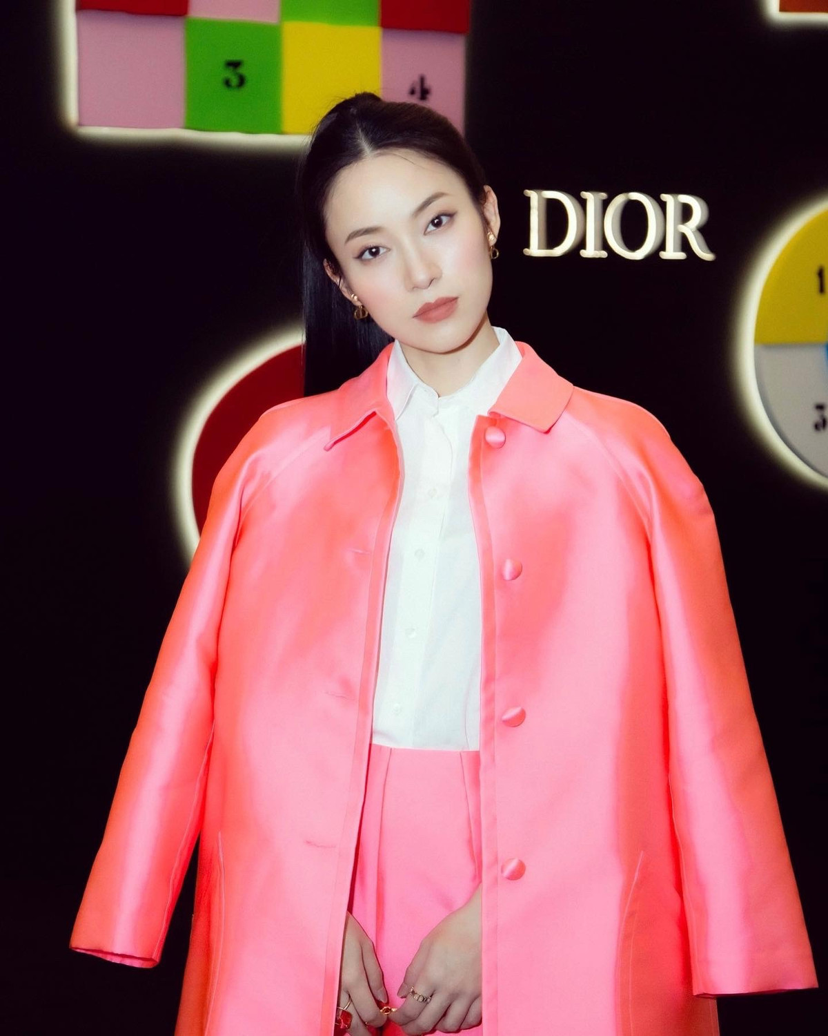 Sau khi tốt nghiệp loại Giỏi ngành Quan hệ Quốc tế của Học viện Ngoại giao, Trần Khánh Vy liên tục gặt hát được những thành tựu đáng nể trong công việc dẫn chương trình.