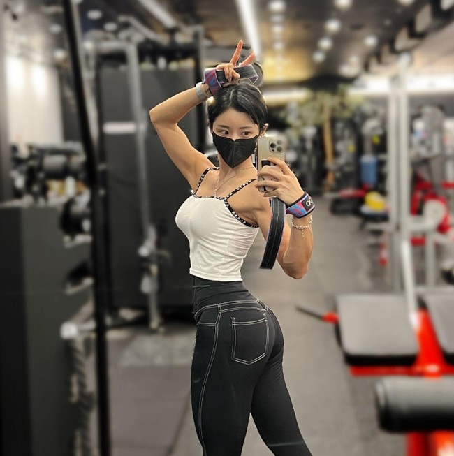 Song sau một thời gian, khi cơ thể đã làm quen dần với áp lực cũng như nhìn thấy sự biến đổi của body qua từng ngày, Mu Ni có thêm động lực để tiếp tục.