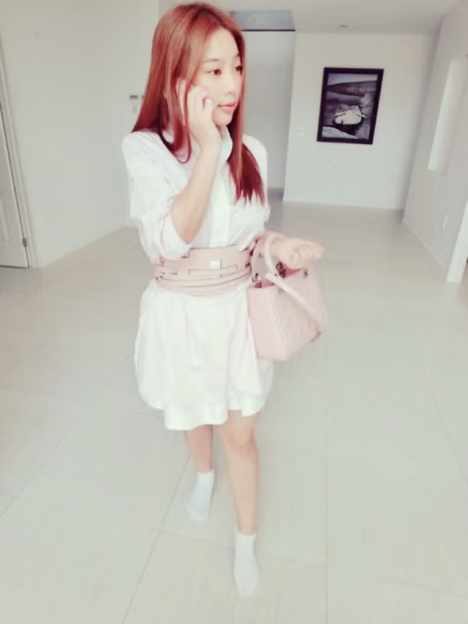 Jane Cheng chia sẻ: "Tôi nghĩ các cô gái nên yêu thương bản thân mình trước, giống như cách tôi đang làm vậy. Tôi không giảm cân vì ai cả, vì chính sức khỏe của tôi thôi".