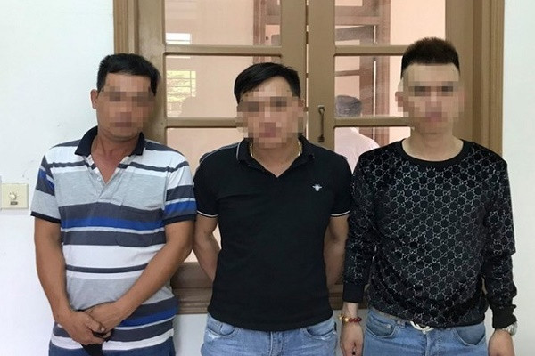 9 nguoi choi ma tuy di o to lang lach gan chot COVID-19