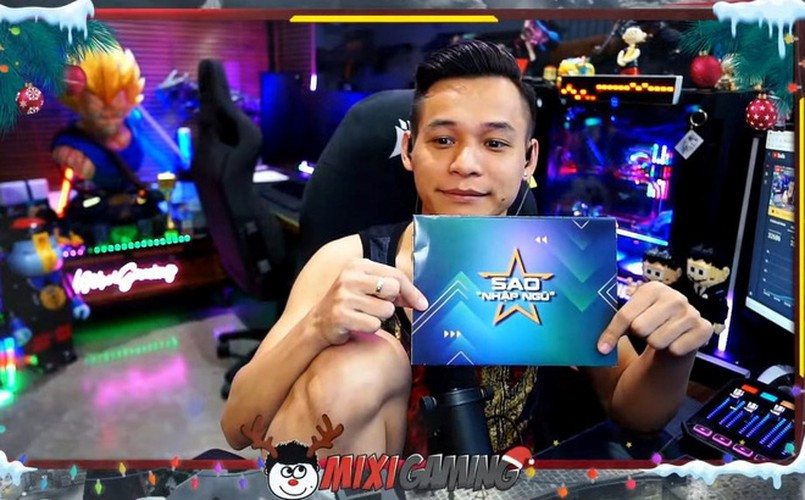 Độ Mixi cho biết, anh sẽ cố livestream trên một số nền tảng khác ngay trong đêm ngày 5/12 để giải quyết nốt công việc còn lại. Tiếp đến, nam streamer dành thời gian sắp xếp đồ đạc, tranh thủ ăn đêm rồi ngồi chờ xe của chương trình đến đón.