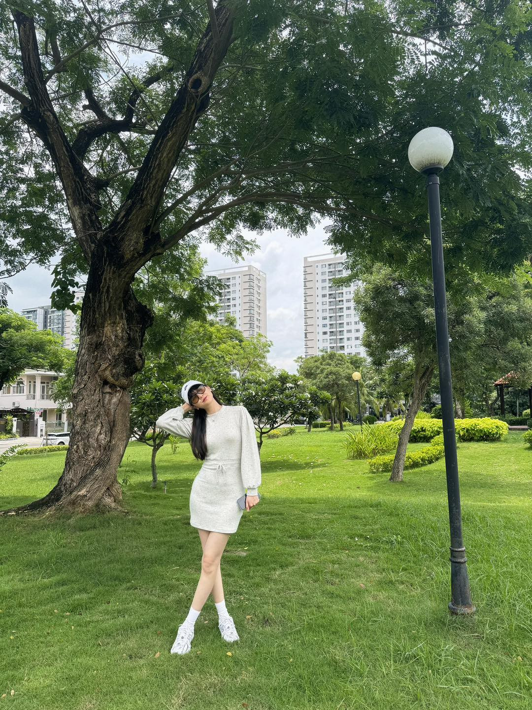 Mới đây, Hải Tú tái xuất sau thời gian 5 tháng im hơi lặng tiếng. Tình tin đồn của Sơn Tùng chính thức ra mắt vlog đầu tiên sau thời gian dài "ở ẩn" vì những ồn ào.