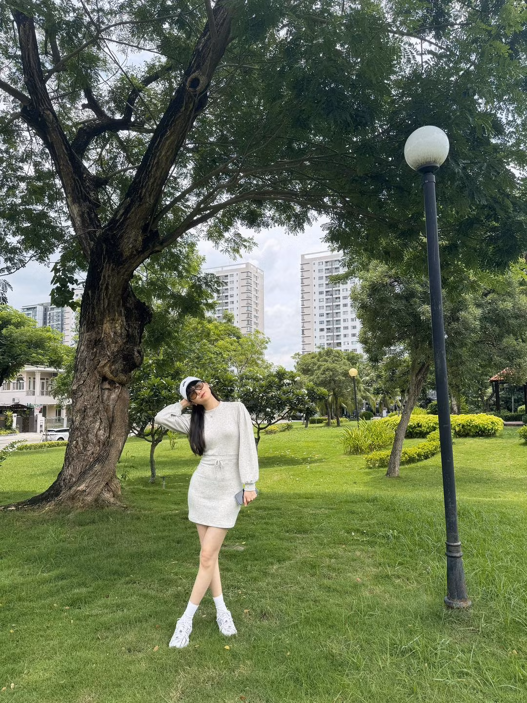 Mới đây, Hải Tú tái xuất sau thời gian 5 tháng im hơi lặng tiếng. Tình tin đồn của Sơn Tùng chính thức ra mắt vlog đầu tiên sau thời gian dài "ở ẩn" vì những ồn ào.