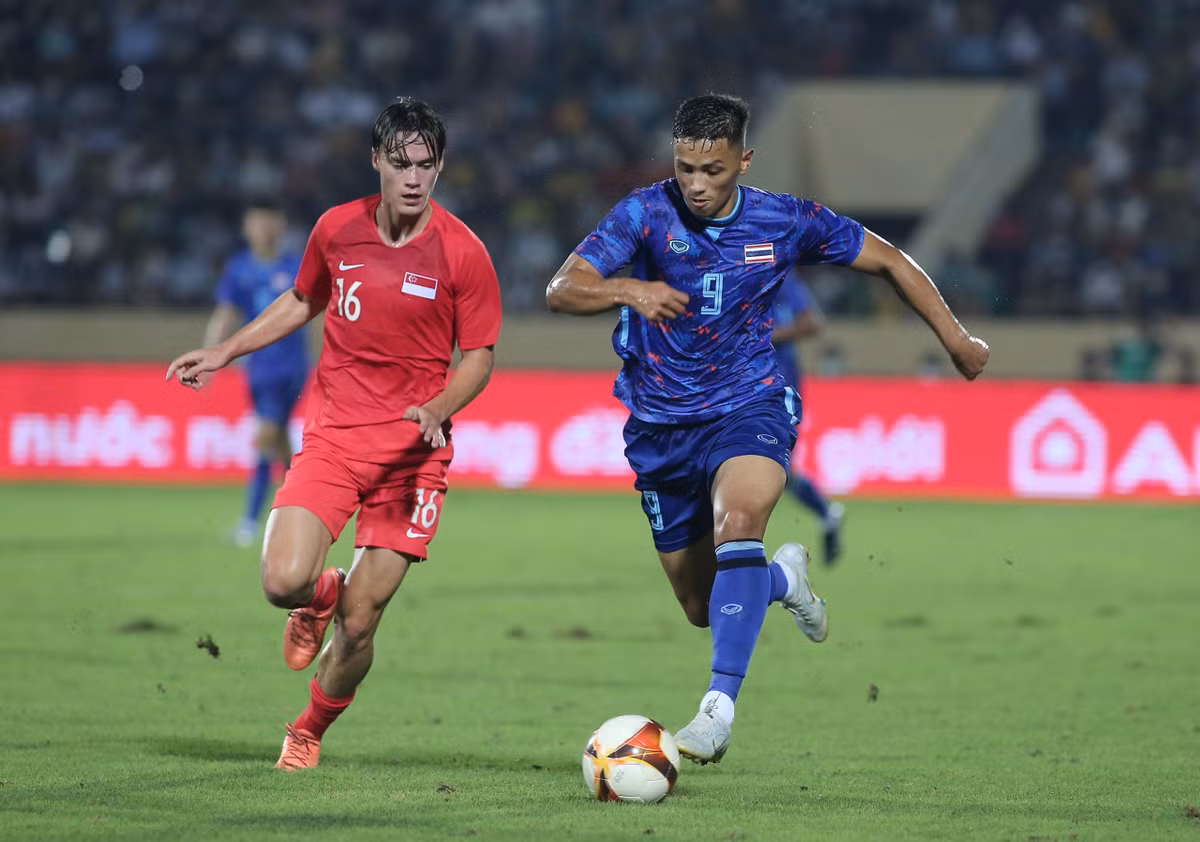 Thang 5 sao Singapore, U23 Thai Lan tro lai voi cuoc dua ban ket-Hinh-4