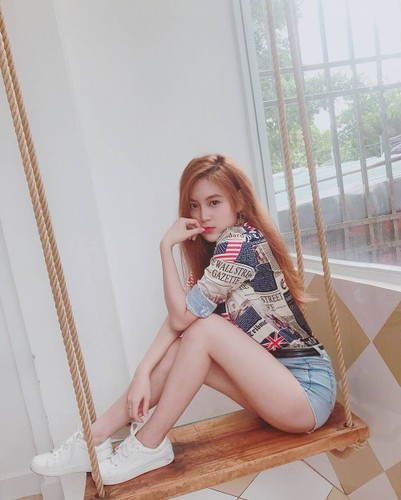 Cư dân mạng đều dành lời khen ngợi cho nhan sắc xinh đẹp và sự hồn nhiên vô tư của cô nàng 9x.