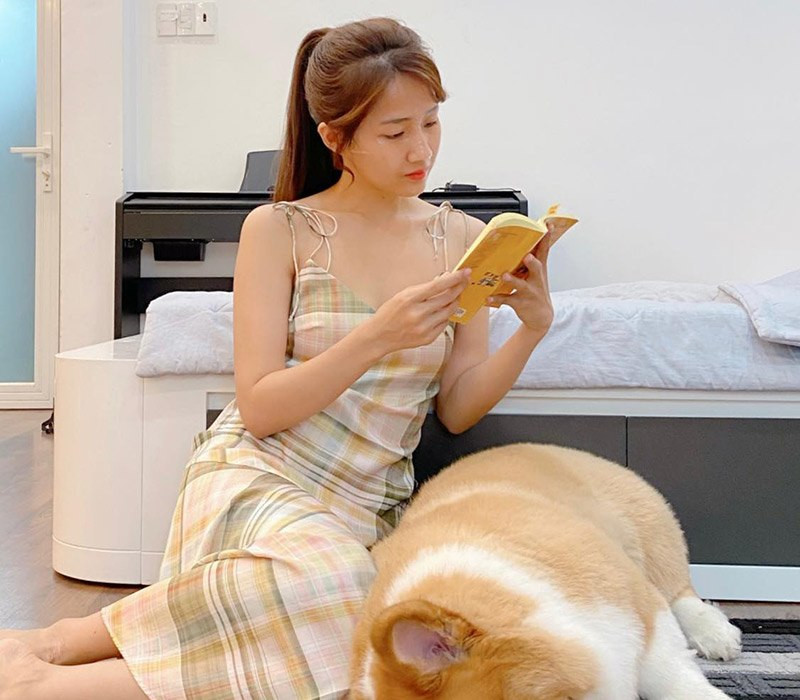 Rich kid trong làng diễn viên này cũng thường xuyên được giao vào những vai nữ sinh nhờ vẻ đẹp ngọt ngào và kỹ năng diễn thơ ngây.