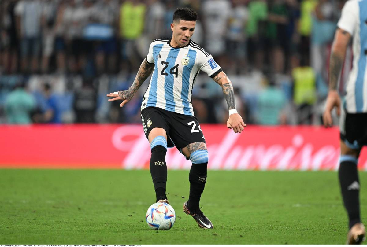 Sau giai đoạn ấn tượng đó, “cá nhỏ” Enzo Fernandez được triệu về Dòng sông Bạc vào tháng 7/2021 và có thêm 24 lần ra sân khi cùng đội lên ngôi vô địch Argentina.