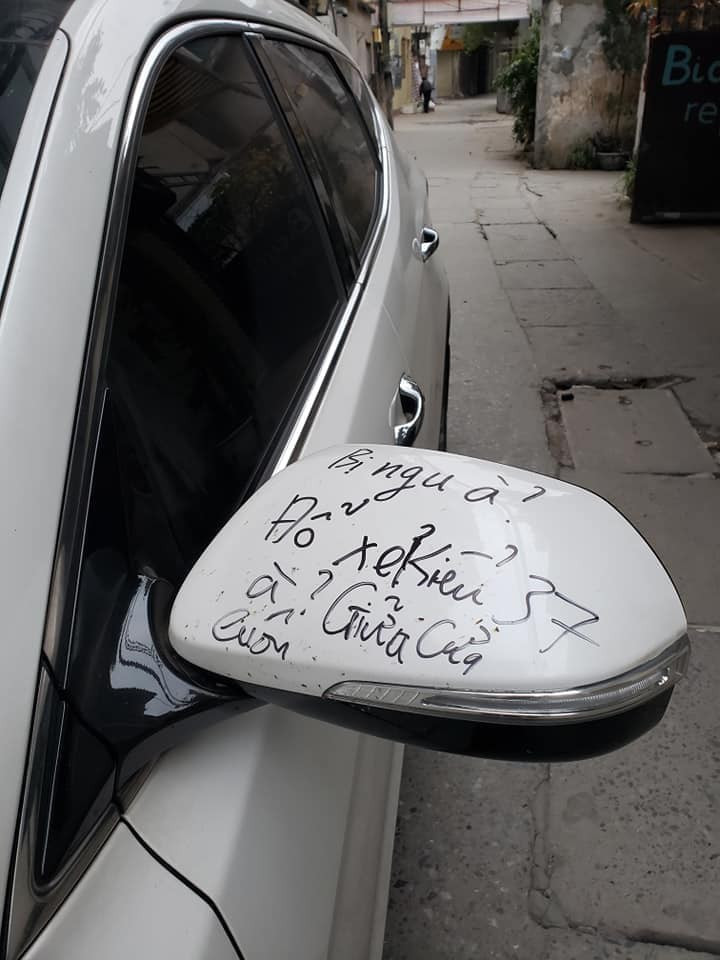 Trước đó, không ít lần dân mạng đã được chứng kiến những màn đỗ xe vô ý thức từ các chủ xe và điểm chung là đều phải nhận những cái kết vô cùng đắng.