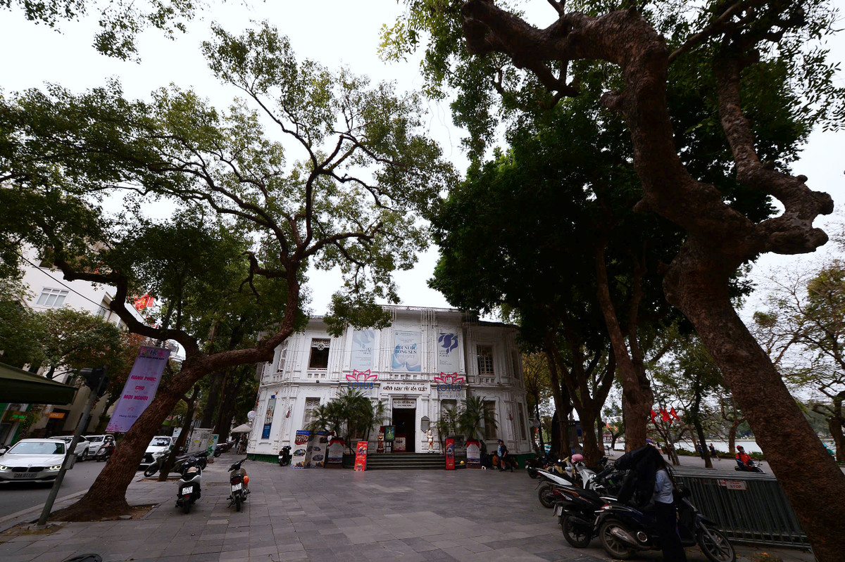 Đồng thời, nhà hát này cũng là nơi tổ chức nhiều sự kiện, chương trình giao lưu văn hóa với các đoàn nghệ thuật quốc tế.