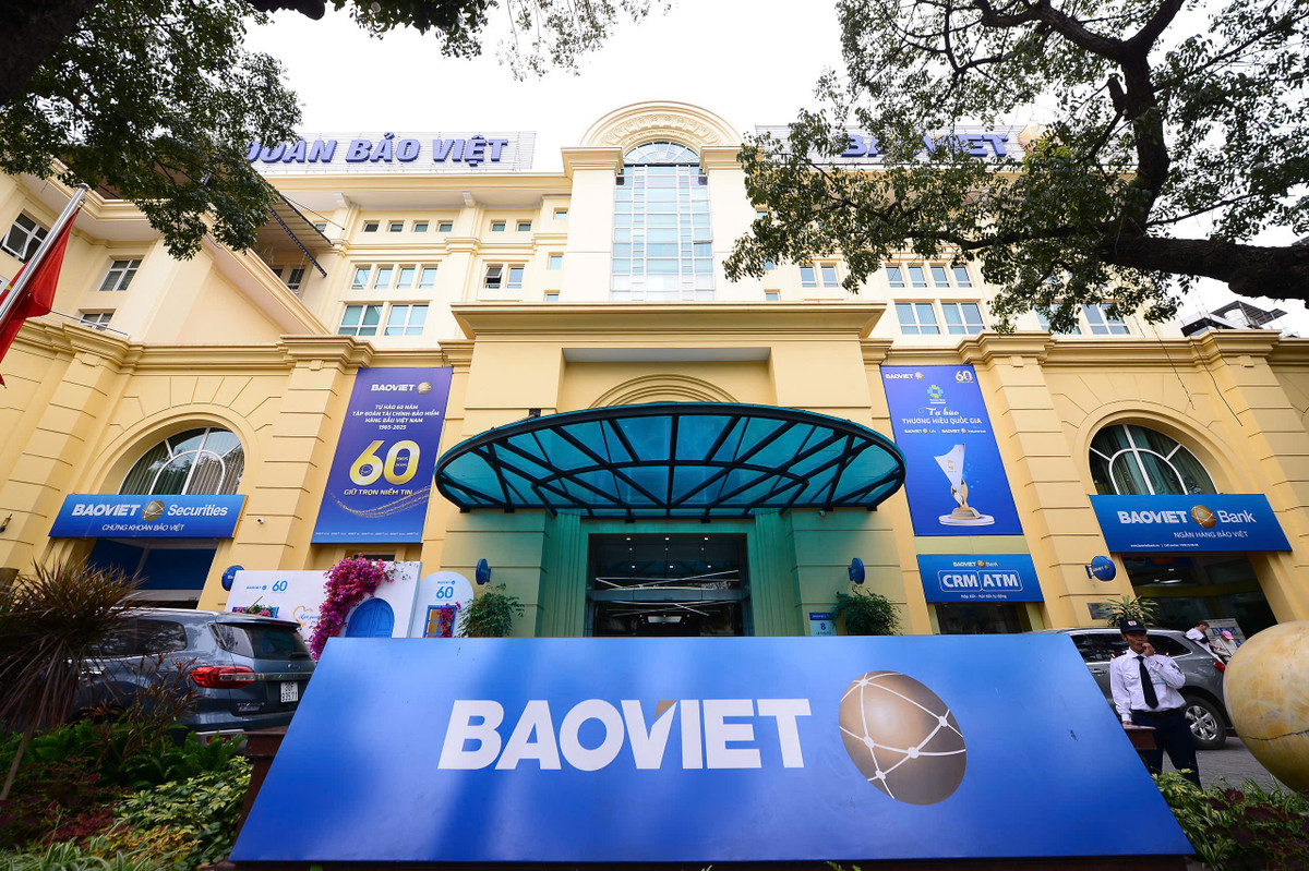 Hà Nội giao Sở Quy hoạch - Kiến trúc, UBND quận Hoàn Kiếm, các cơ quan, đơn vị liên quan kiểm tra, rà soát hiện trạng quản lý, sử dụng đất, rà soát quỹ đất có thể khai thác sử dụng cho không gian công cộng tại 3 khu vực gồm khu quảng trường Đông Kinh - Nghĩa Thục, khu vực không gian phía đông hồ Hoàn Kiếm, khu vực Đền Vua Lê và Đình Nam Hương.