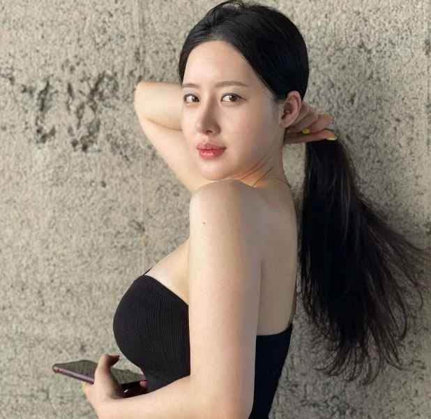 Tuy thân hình khá mũm mĩm nhưng Solbi lại được đánh giá là quyến rũ và tràn đầy sức sống.