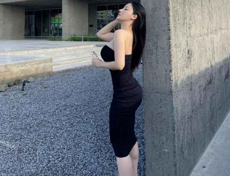 Trên trang cá nhân, Solbi có chia sẻ nhiều hình ảnh rèn luyện thể thao cũng như nói về chế độ ăn lành mạnh. Điều này giúp cô có được vóc dáng đáng ngưỡng mộ.