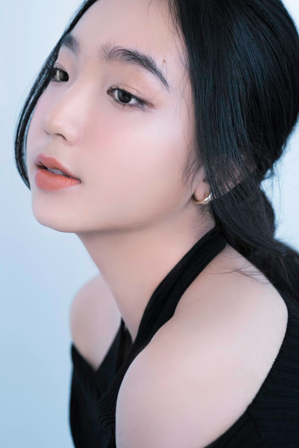 Không lâu sau, hot girl 2K2 cũng nhanh chóng chia sẻ bài viết về để thông báo với người hâm mộ. Được biết, quyết định đăng ký thi Hoa hậu đã được Vân Anh ấp ủ và lên kế hoạch từ lâu.