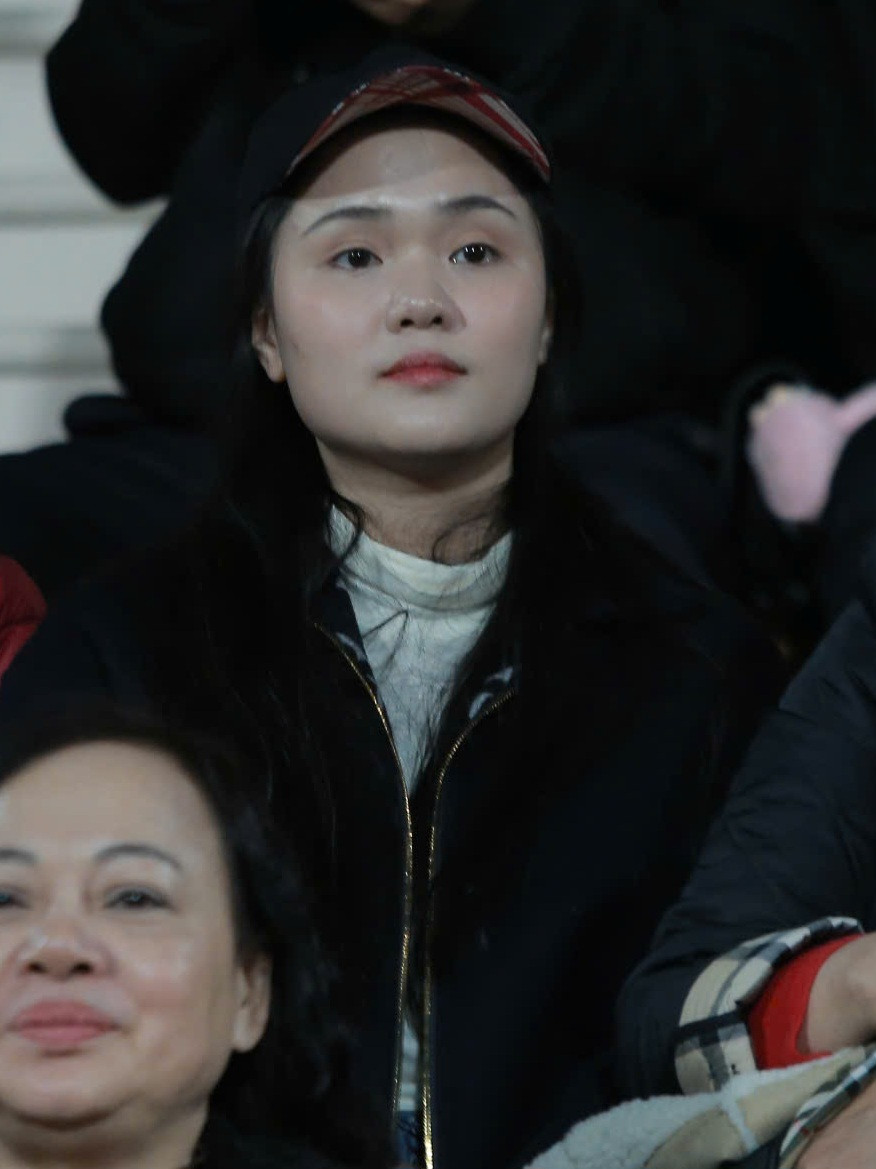 Trên trang cá nhân, Quỳnh Anh không ít lần chọc phá chồng và 2 nhóc tỳ.