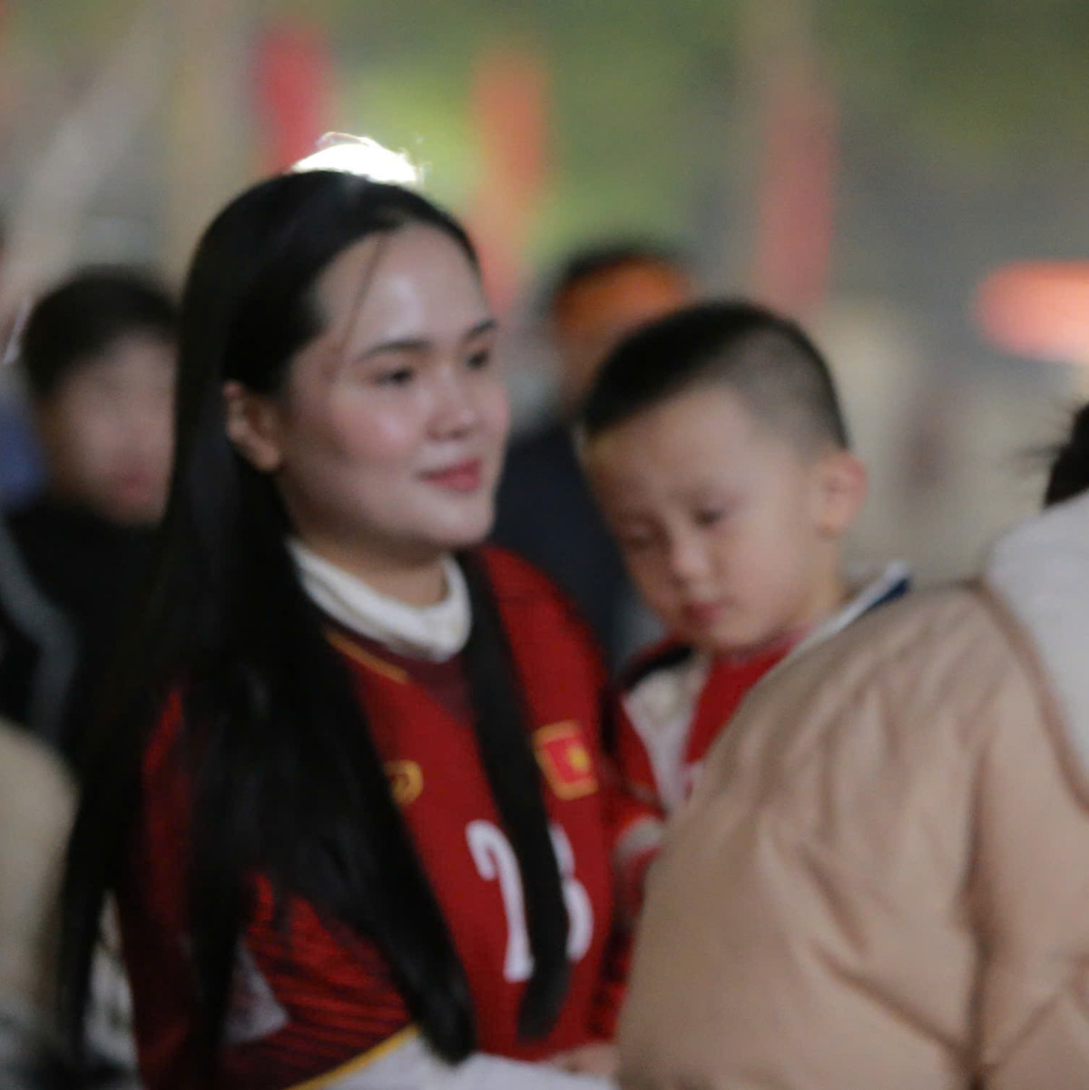 Những hình ảnh cực đẹp của gia đình Quỳnh Anh và Duy Mạnh sau mỗi trận đấu đều được netizen chia sẻ "mạnh tay".