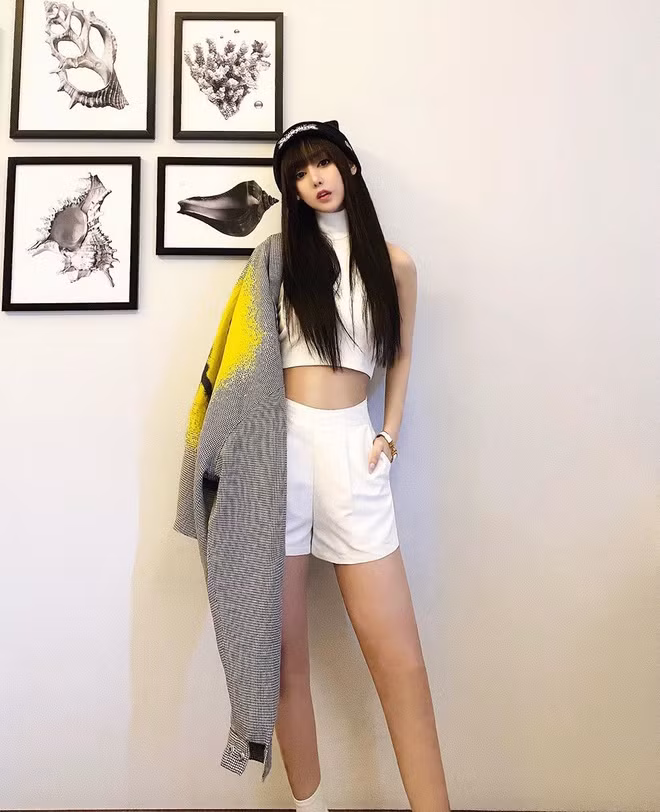 Sau khi trở thành bạn gái Karik, Bella Q được nhiều người chú ý. Từng động thái nhỏ nhất của cô nàng đều được netizen cập nhật.