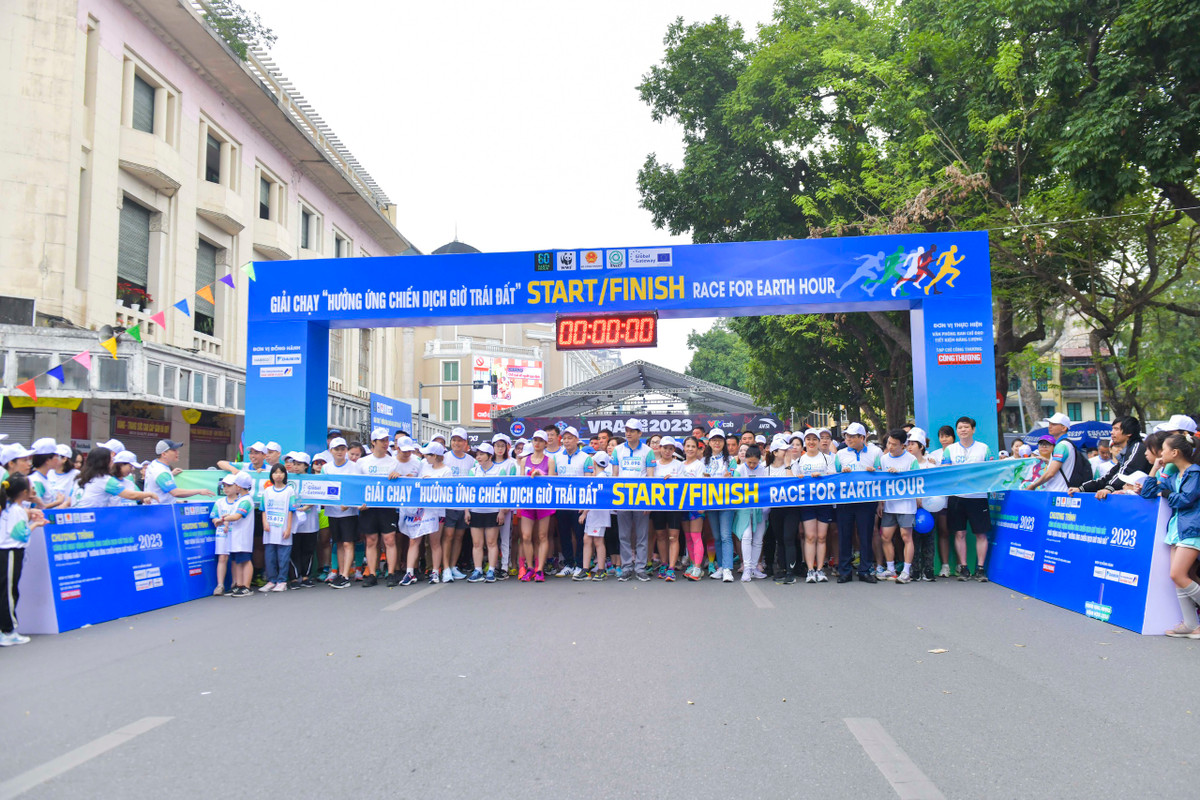 Giai chay huong ung Gio Trai Dat 2023 thu hut hang nghin 