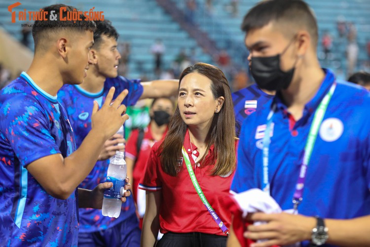 Madam Pang sẽ được chụp X-quang sớm để nắm rõ tình hình. Nếu mọi chuyện chuyển biến xấu, bà có thể phải trở về Thái Lan để điều trị.