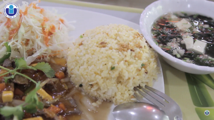 Kế đó, một trong những căn tin được mệnh danh không thua kém nhà hàng chính là căn tin của Đại học Quốc tế - ĐHQG TP.HCM. Ảnh: Đại học Quốc tế