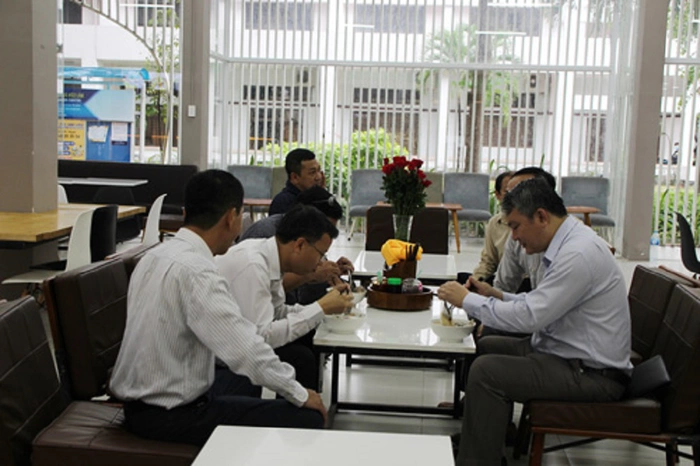 Nói đến căn tin có thực đơn phong phú, tại TP.HCM còn có nhiều căn tin nổi tiếng trong giới sinh viên, một trong số đó có thể kể đến căn tin của Đại học Bách Khoa - ĐHQG TP.HCM. Ảnh: Đại học Bách Khoa