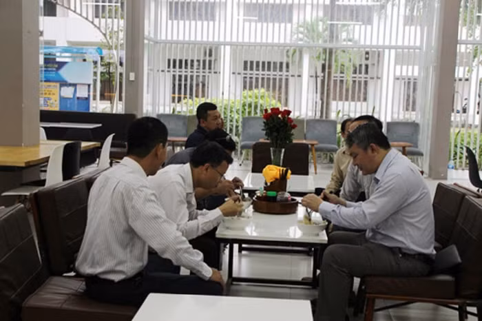 Nói đến căn tin có thực đơn phong phú, tại TP.HCM còn có nhiều căn tin nổi tiếng trong giới sinh viên, một trong số đó có thể kể đến căn tin của Đại học Bách Khoa - ĐHQG TP.HCM. Ảnh: Đại học Bách Khoa