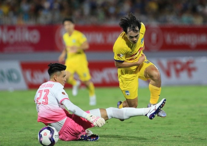 HAGL toat mo hoi truoc Binh Dinh, cam 1 diem ve 