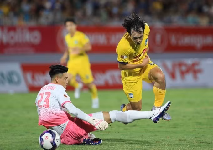 HAGL toat mo hoi truoc Binh Dinh, cam 1 diem ve 