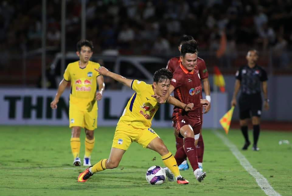 HAGL toat mo hoi truoc Binh Dinh, cam 1 diem ve 