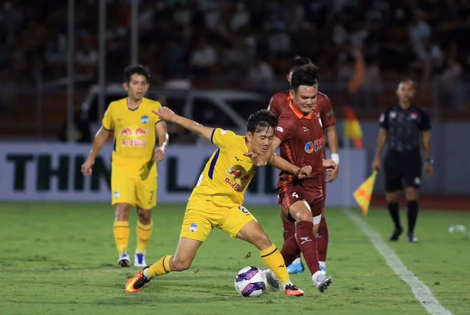 HAGL toat mo hoi truoc Binh Dinh, cam 1 diem ve 