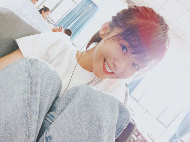 Y Nhân từng góp mặt trong hàng loạt bộ phim như “Tân Bộ bộ kinh tâm”, “Tiệm cafe hẻm số 6”, “Tương Dạ”… và nhiều bộ phim thanh xuân vườn trường khác.