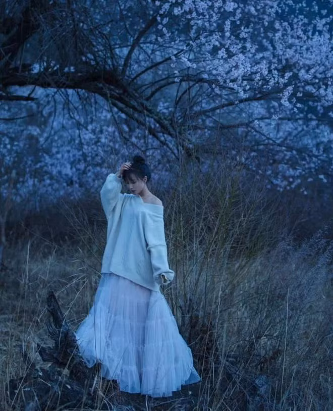 Ngoài nội dung hấp dẫn, điều khiến các video của Tử Thất nhận được nhiều sự yêu mến của dân mạng là vẻ ngoài xinh xắn của cô.