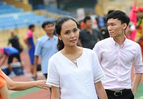 Cùng ngắm nhìn thêm những bức ảnh của 2 ái nữ nhà cựu Chủ tịch CLB Sài Gòn FC là Huyền Mi và Quỳnh Anh.