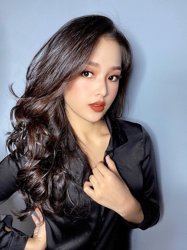 Ngắm nhìn Huỳnh Hàn Trúc Lâm nhiều người chắn hẳn sẽ không thể tượng tượng rằng nữ sinh 10X này từng có thời gian "đau khổ" với ngoại hình khi cân nặng lên tới 70kg và chỉ cao 1m60.