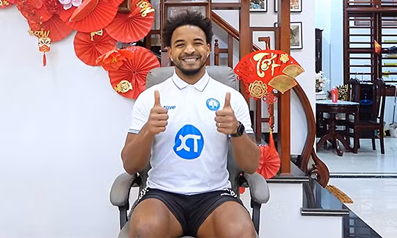 Giống như nhiều cầu thủ Brazil khác, Xuân Son đến với bóng đá với mong muốn thay đổi cuộc sống nghèo khó.