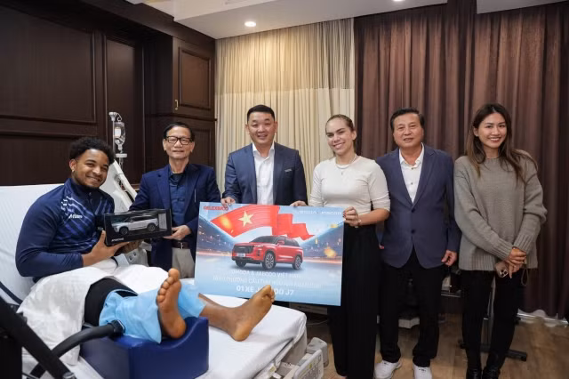 Với Xuân Son, anh đã có những đóng góp cụ thể bằng bàn thắng vì vậy chắc chắn sẽ được xếp mức A khi chia tiền thưởng. Như vậy, Xuân Son sẽ được thưởng không dưới 2 tỷ đồng.