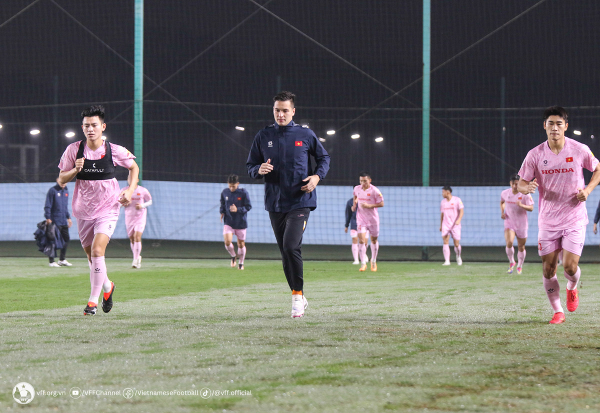 Theo kế hoạch, đội tuyển Việt Nam sẽ tiếp tục tập luyện tại Trung tâm đào tạo bóng đá trẻ Việt Nam với mật độ 2 buổi/ngày, trong đó buổi sáng tập gym và buổi chiều rèn đấu pháp.