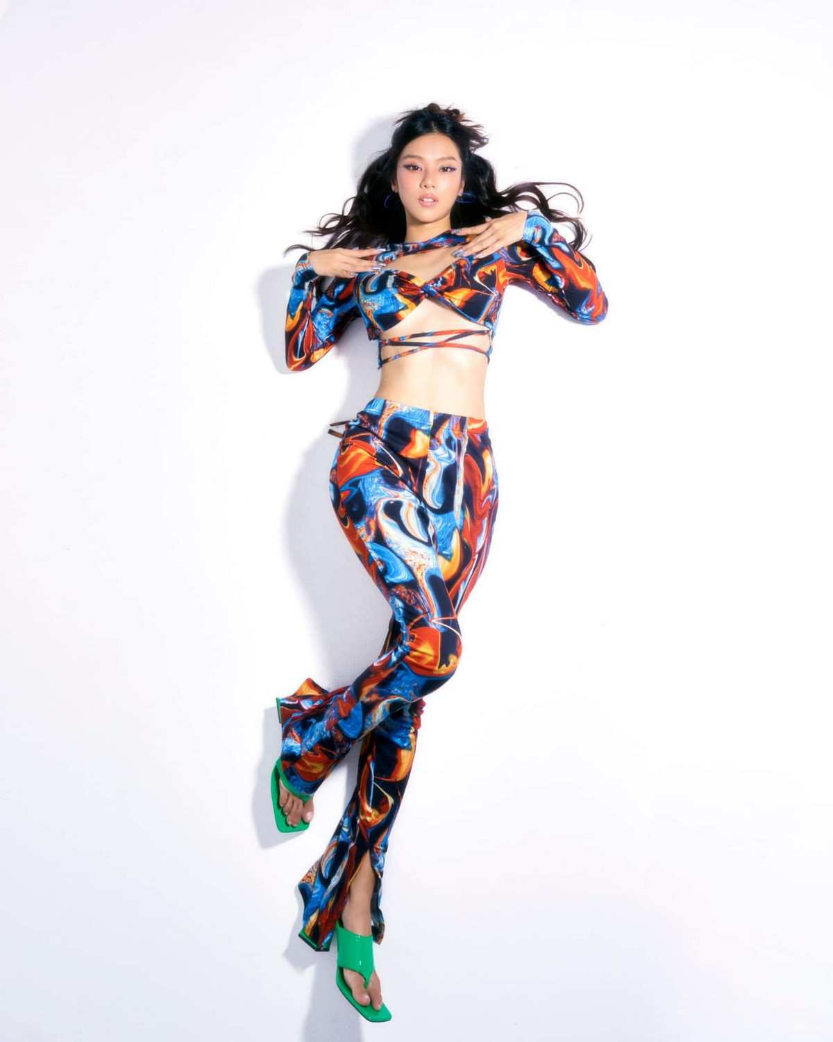 Hoàng Yến Chibi từng chia sẻ mẹ là người luôn đồng hành cùng cô và từng phải chịu nhiều thiệt thòi nên khi có điều kiện muốn bù đắp cho mẹ của mình.